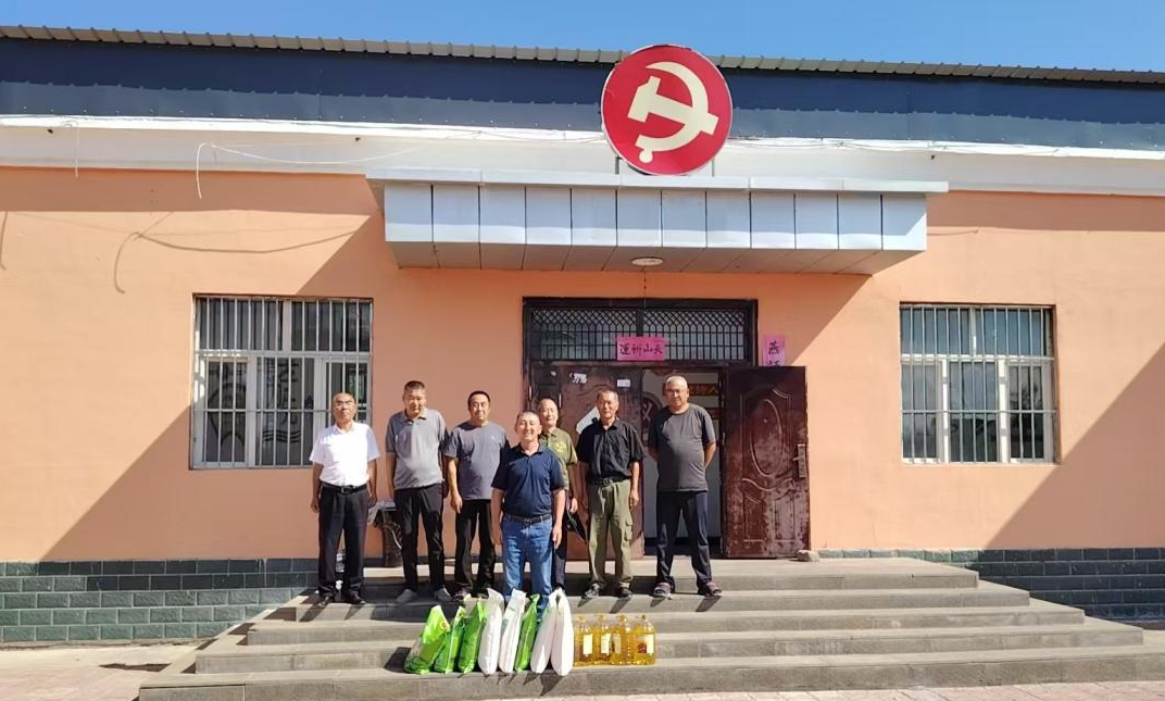 八一慰问送关怀 共叙军民鱼水情 新疆成业集团“八一”建军节走访慰问活动